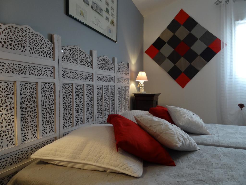 Une Chambre En Ville Savigneux  Zimmer foto