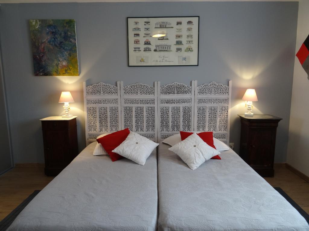 Une Chambre En Ville Savigneux  Zimmer foto